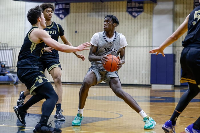 AJ Dybantsa, the nation's No. 1 overall recruit in the class of 2025, drives the lane during a Dec. 19 win over Utah Prep in St. Louis, Missouri.